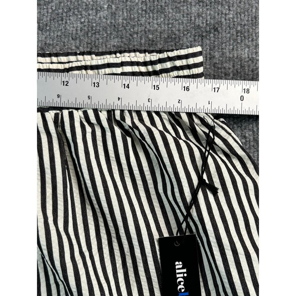 Alice Blue WMS XL Black& WT Striped Pull On Shorts Elastic Waist NWT Lightweight - Picture 5 of 6